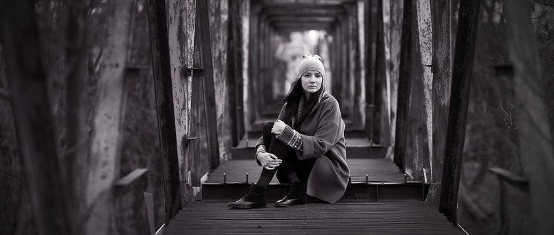 on a bridge фото превью