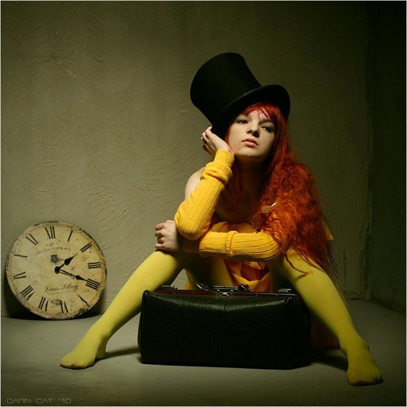 девушка, скука, время, желтый, цвет, безумная, шляпница Скука желтого цвета фото превью