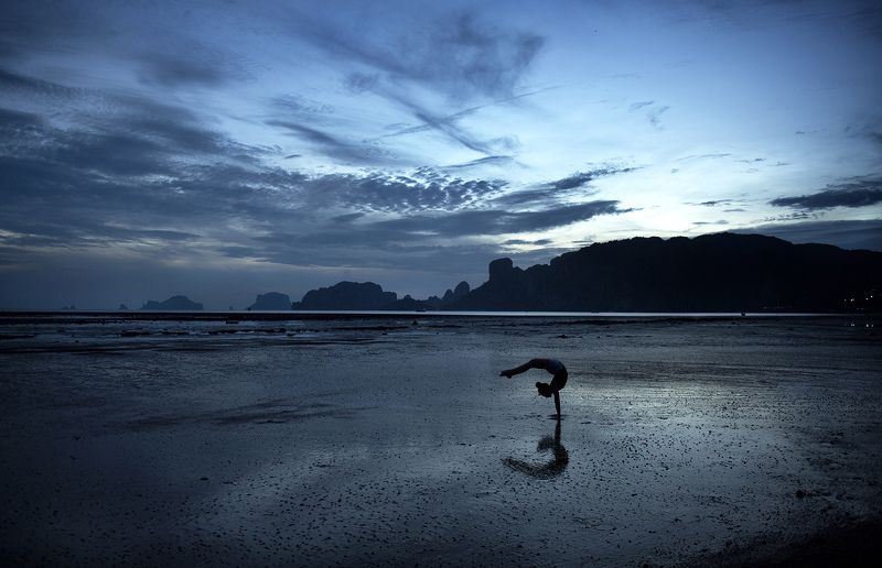 гимнастка, спортзал, море, таиланд, краби Идеальный спортзал... фото превью