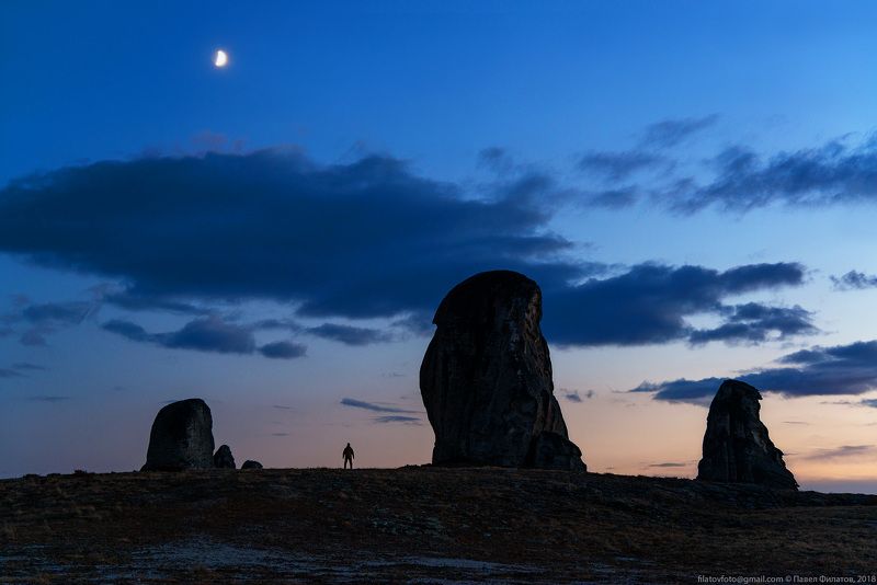 алтай, сибирь, шок-партас Луна над Шок-Партасом фото превью