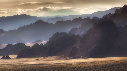 Цепи Монгольских гор