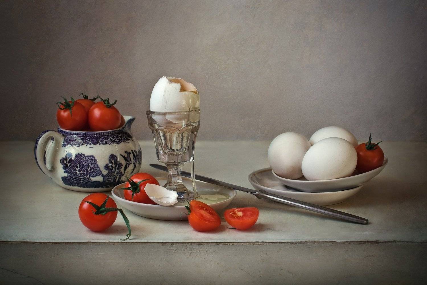 натюрморт, фарфор, стекло, яйцо, томаты, черри, Анна Петина