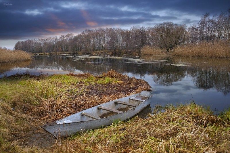 осень,утро,берег,река,лодочка Поздней осени этюд ... фото превью