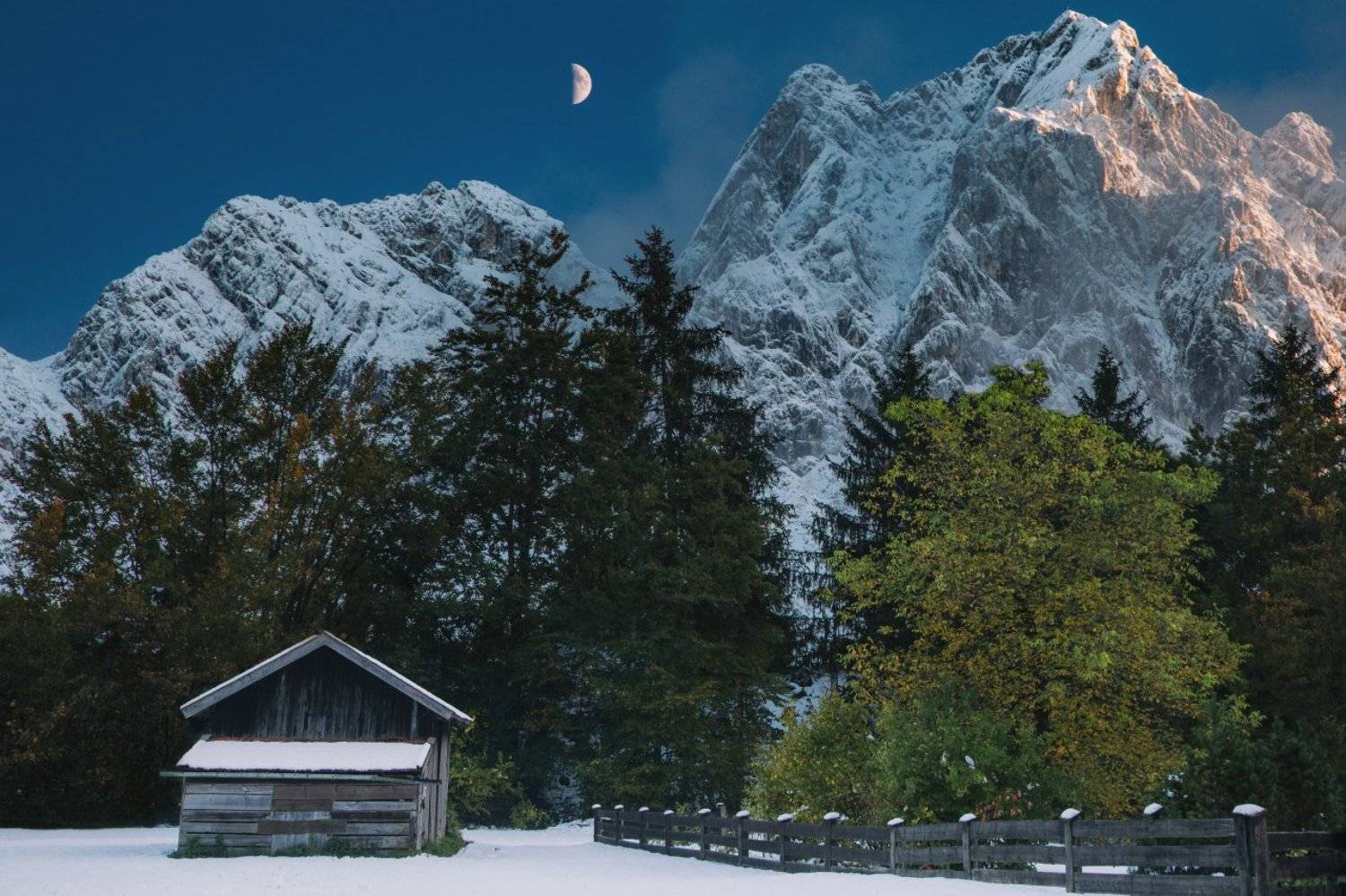 горы; домик; луна; путешествия, Александр Удовиченко