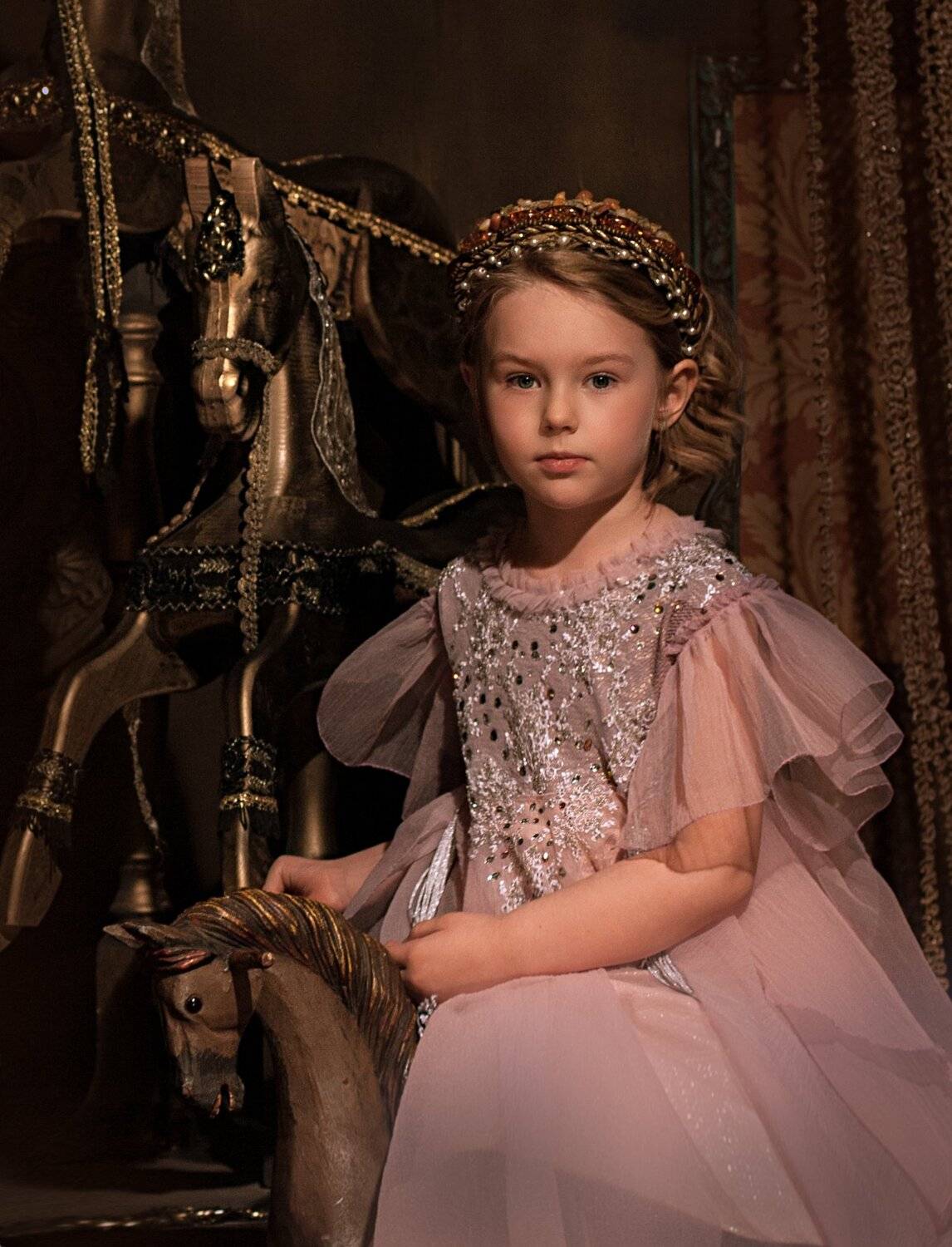девочка, детское фото, лошадки, платье, кукла, Валерия Малиновска