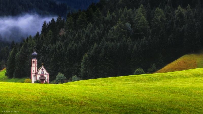 Маленькая церковь фото превью