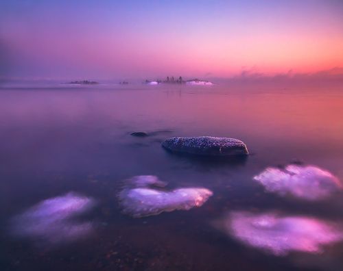 морозный вечер на Ладожском озере. Карелия. россия. январь 2018.