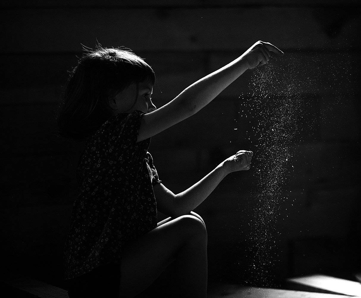 девочка, солнце, свет, пыль в воздухе, Виктория Разина