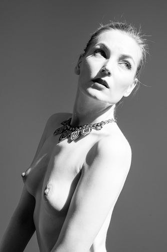 woman with necklace - женщина с ожерельем