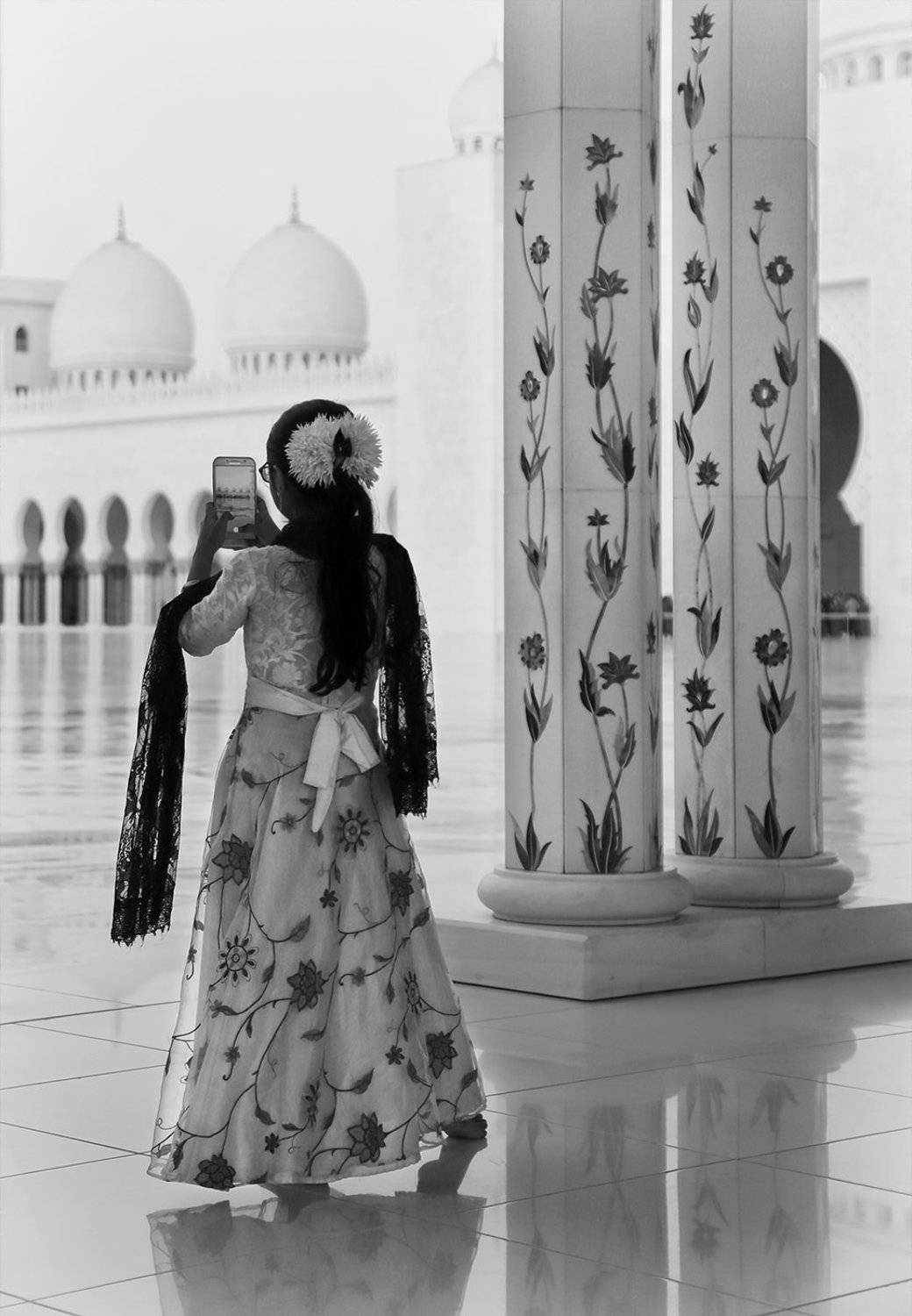 девочка, мечеть, абу даби, узоры, роспись, платье, наряд, фото, туризм, ALLA SOKOLOVA