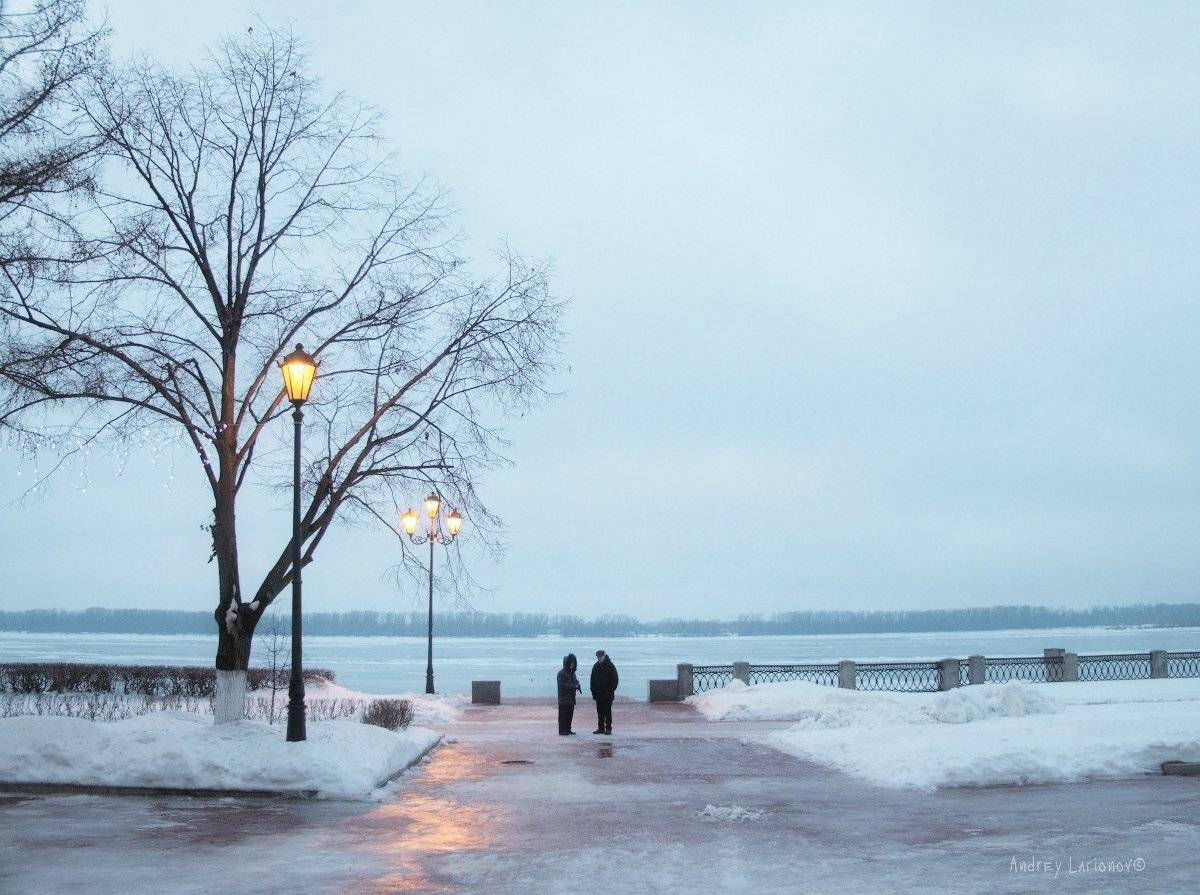 город, набережная, зима, снег, вечер, сумерки, фонари, река, волга, андрей ларионов, мороз, лед, Андрей Ларионов