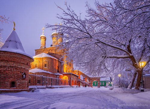 Крутицкое подворье зимним утром