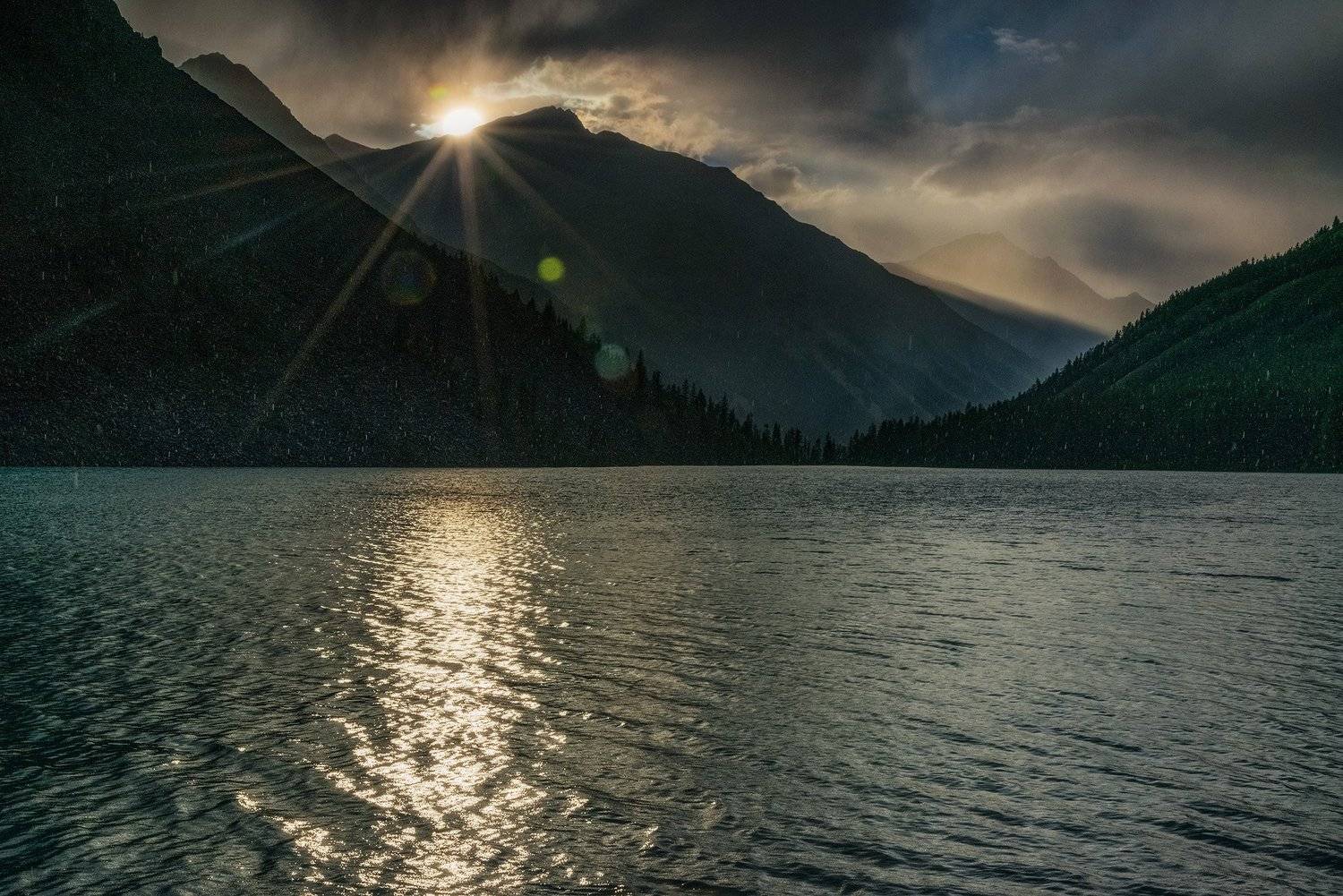 алтай, сибирь, нижнее шавлинское озеро, дождь, солнце,, Павел Филатов