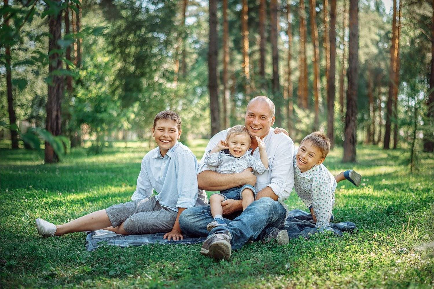 семья отец сын братья лето счастье радость улыбка, Енгалычева Антонина