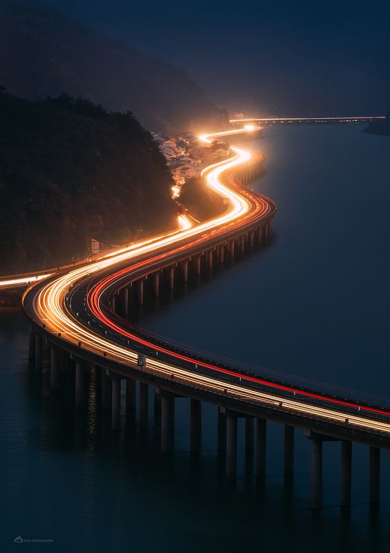 Bond фото превью