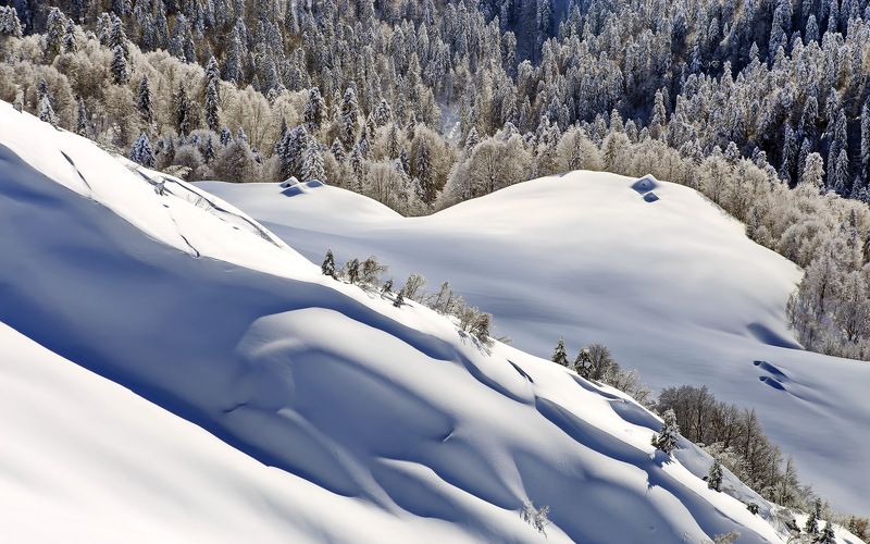 зима горы пастушьи домики Зимний день. фото превью