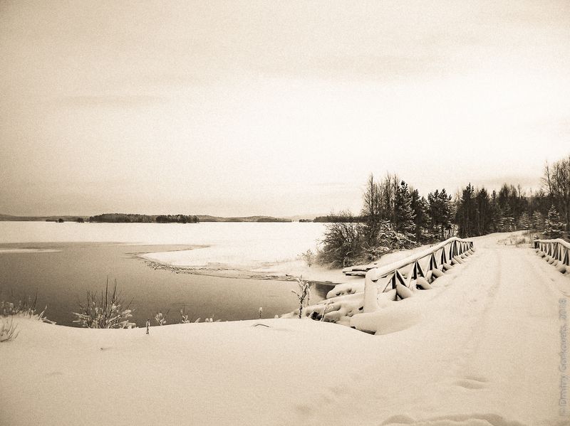 #photobydmitrygorkovets #blackandwhite #bridge #karelia #russia #winter #sunrise #sepia Перед рассветом на мосту на Унутозере. Before sunrise on the bridge near Unut lake.  фото превью