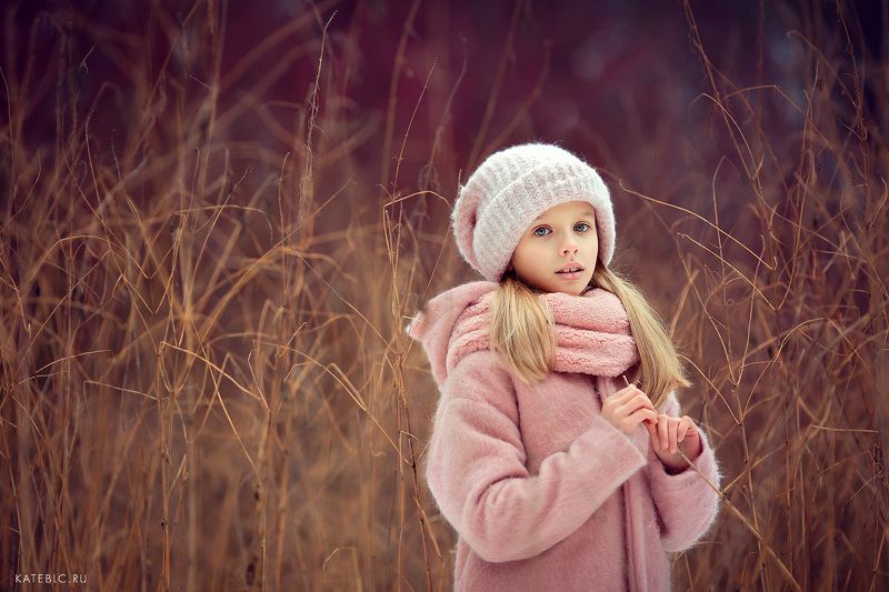 девочка, деткий портрет, фотосессия на природе, семейный фотограф, детский фотограф, детская фотосессия Кристина фото превью