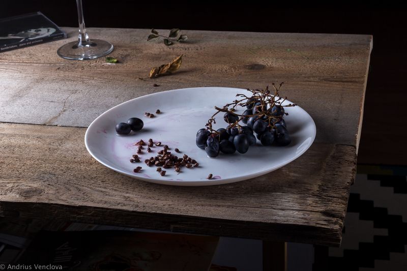 Still life with grapes фото превью