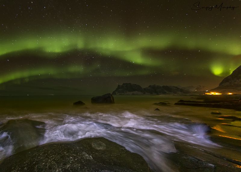 Rocks, Waves & Northern lights. Lofotens. Norway фото превью