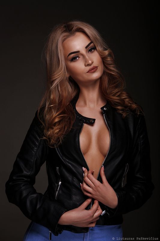 Simona фото превью