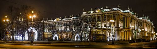 Новогодние арки у Зимнего.