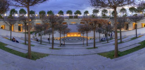 Молчание зимнего амфитеатра.