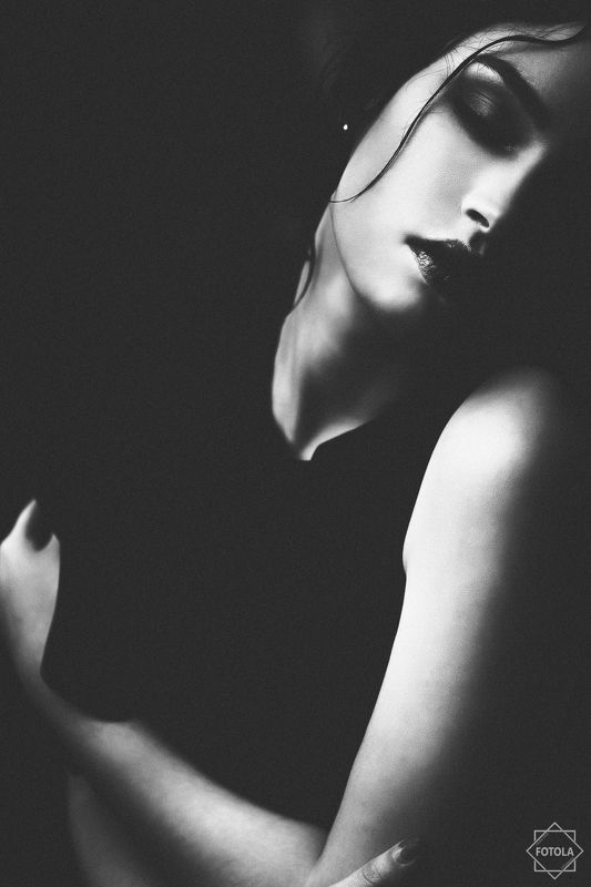 portrait, female,face, portraiture, shadow B&W фото превью