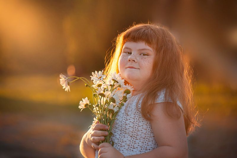 веснушки девочка рыжая лето солнце детство  фото превью