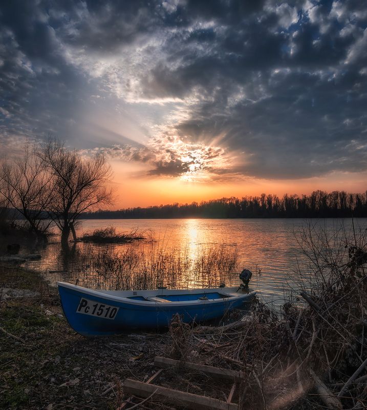 Danube and the sunset фото превью