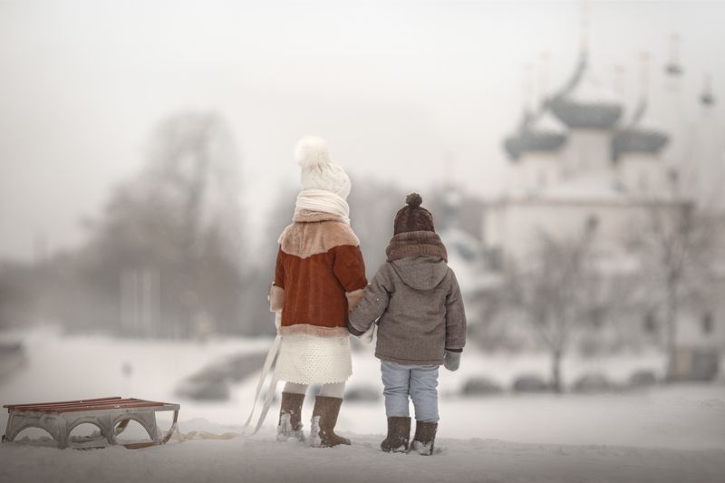 зима, дети, Россия, снег, храм Зимой на горке фото превью