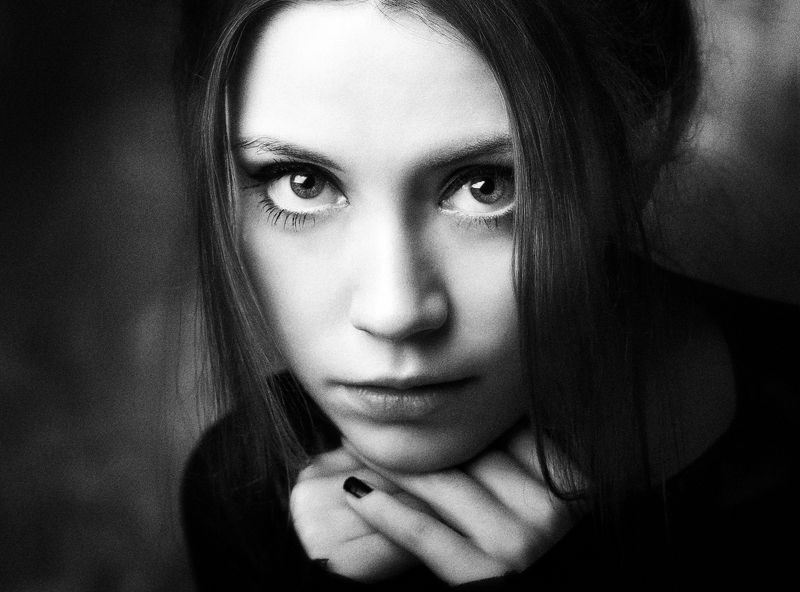 портрет ч/б взгляд *** фото превью