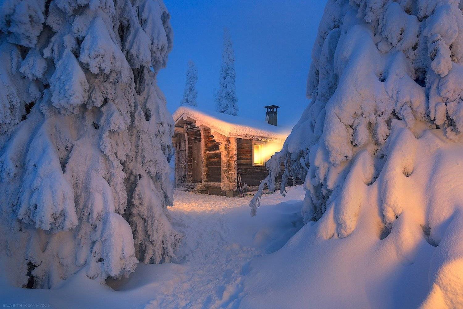 финляндия, лапландия, холод, снег, зима, сугробы, домик, лес, одиночество, мороз, свет, окно, тепло, очаг, night, forest, snow, winter, light, trees, forest, light, alone, travel, trekking, finland, lapland, riisitunturi, Максим Сластников