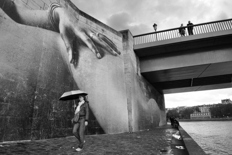 paris, street, city, seine, water, stone, hand, view, surreal, street art, bridge Hand of the City фото превью
