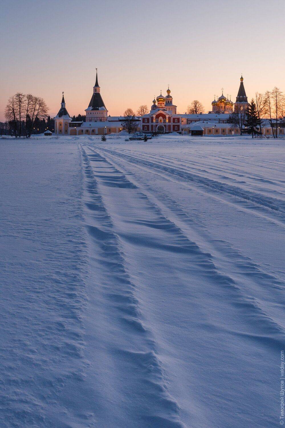 валдайское озеро, валдай, иверский монастырь, Тимофей Шутов