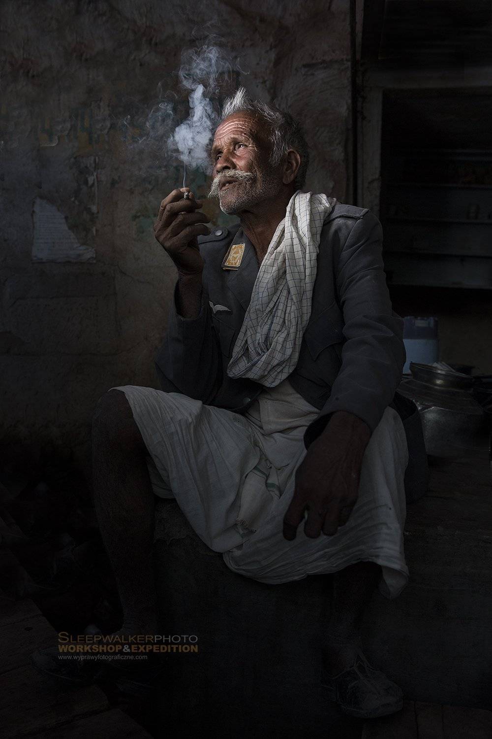 portrait, people, men, man, smoke,, Tomek Jungowski