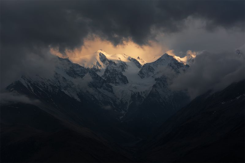 природа, пейзаж, кавказ, горы, весна, вечер, панорама, закат, солнце, небо, облака, свет *** фото превью