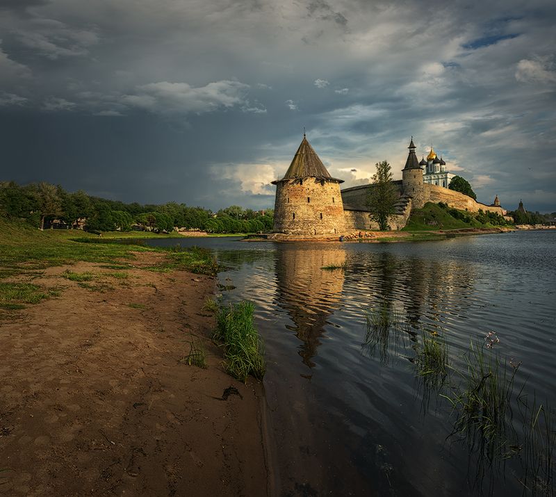 псков кром река великая пскова россия На страже земли русской фото превью