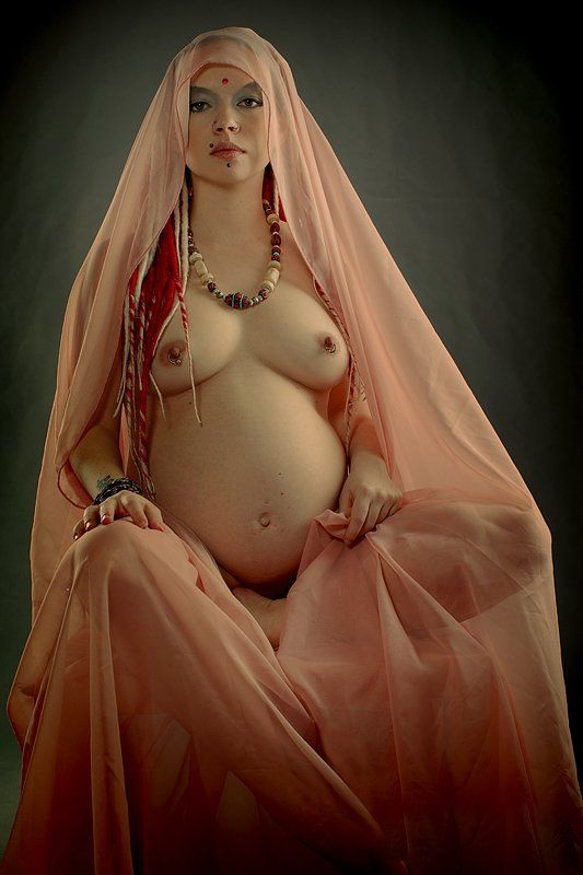 Носительница плодотворящих сил фото превью