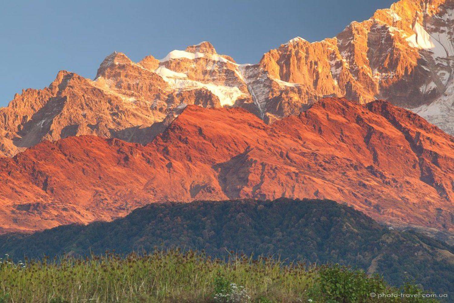 непал, , гималаи, , горы, , холмы, , закат, , скалы, , снег, , трава, , лес, , слои, , торт, , аннапурна, , трек, Антон Янковой (www.photo-travel.com.ua)