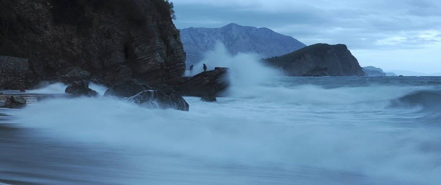волна, люди, Света и Вася