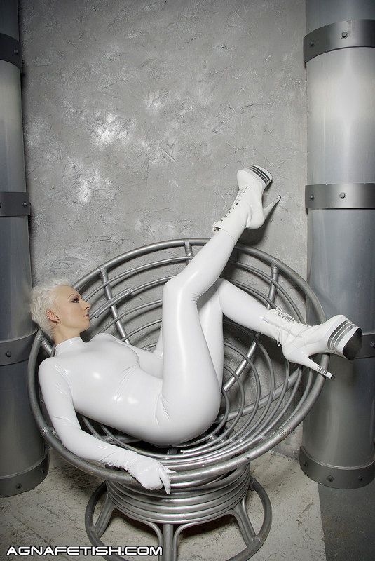 футуризм, белый, комбинезон, винил, пвх, фетиш, агна деви Футуризм фото превью