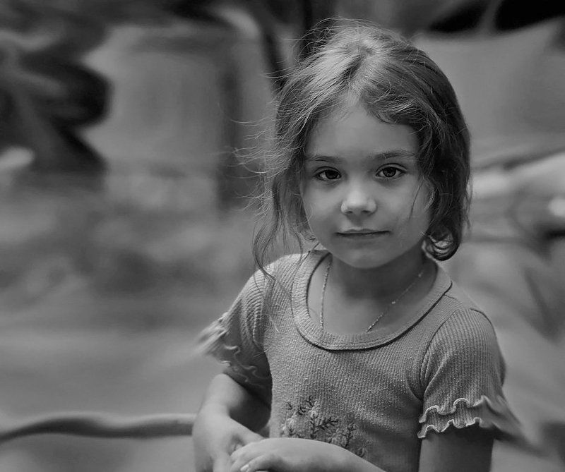 Растрёпанная ветром ... фото превью