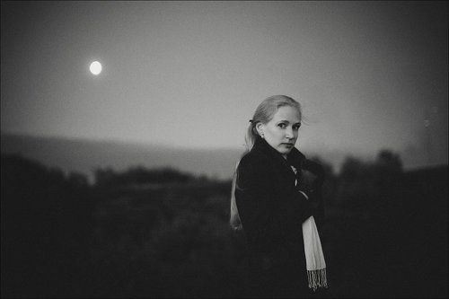 портрет при лунном свете.