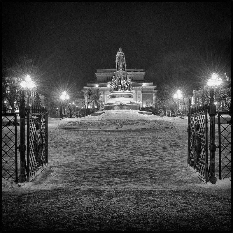 Гуляя по Невскому фото превью