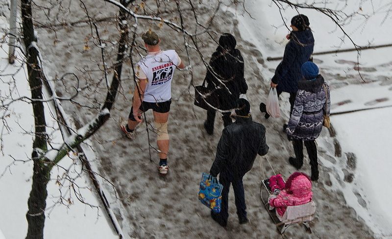 зима, город, улица, дождь, снег, слякоть Он был не такой как все..! фото превью