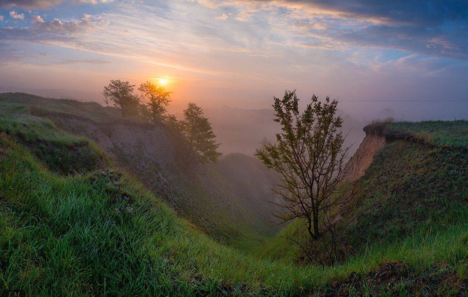 пейзаж, панорама, вид сверху, утро, рассвет, солнце, свет, туман, долина, река, весна, май, spring, morning, sunrice, foggy, view, mist, sun, valley, springtime, Ivan Maljarenko