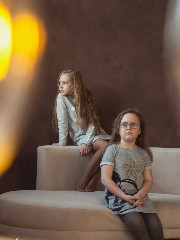 дети, девочки, сестры, кукла, студийное фото Дочки-матери фото превью