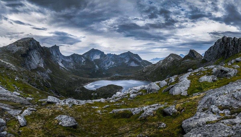 lofoten, summer, norway, cold, fjord, dark, rocks, mountains, lake, green, Tverrfjellet фото превью