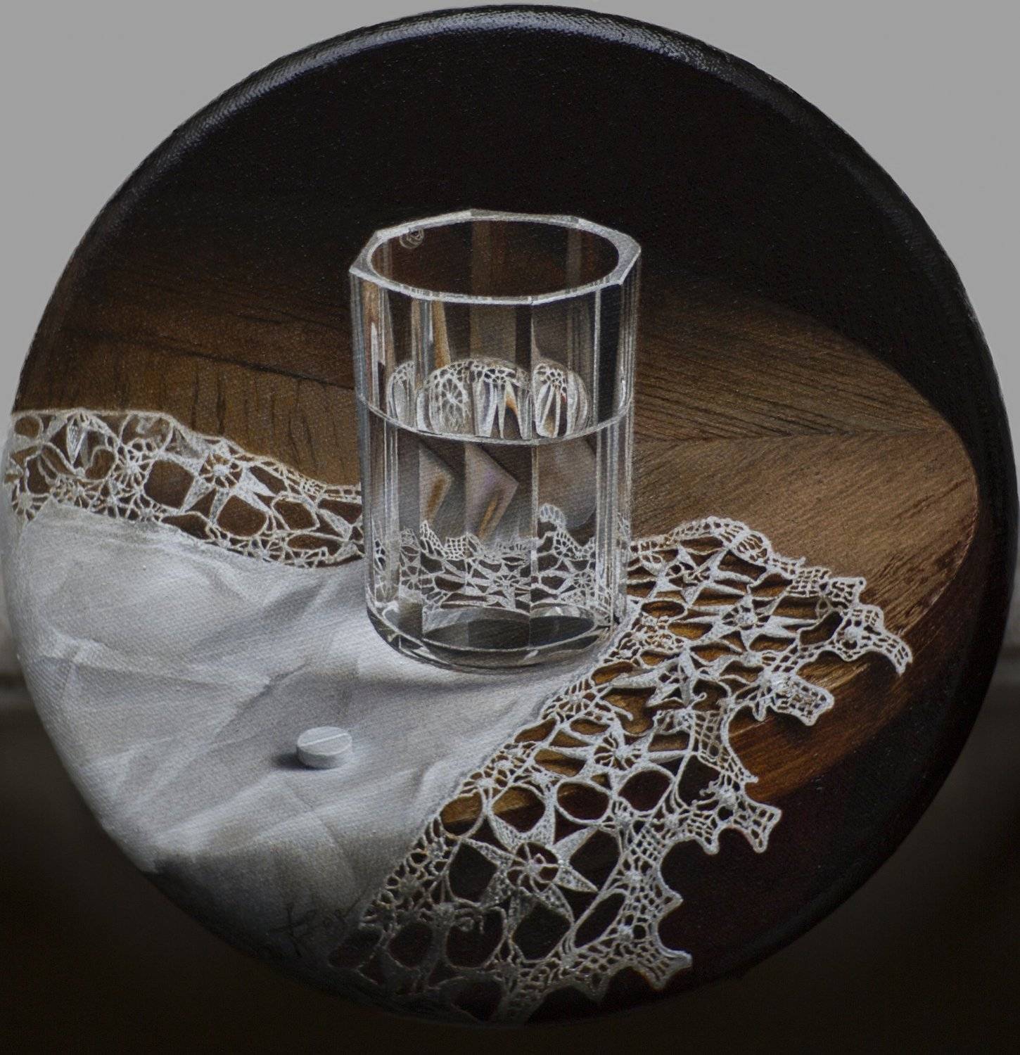 таблетка, стакан воды, натюрморт., Козлов Пётр